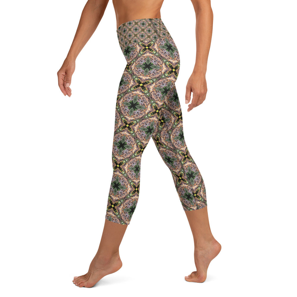 Singapore - Pattern Yoga Capri Leggings