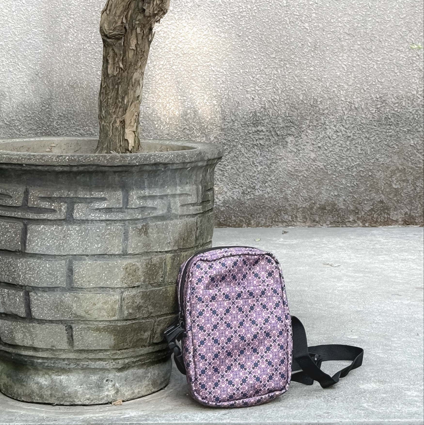 The Gianyar crossbody bag with mosaic art print inspired by Bali 